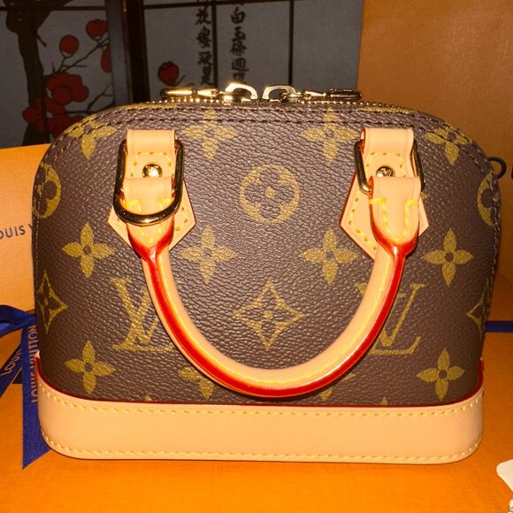 Louiv Vuitton Alma Nano Monogram - Picture 6 of 15